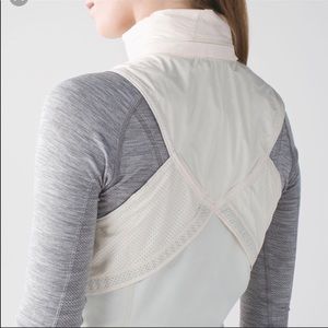 Lululemon Kanto Catch me vest Glacier White